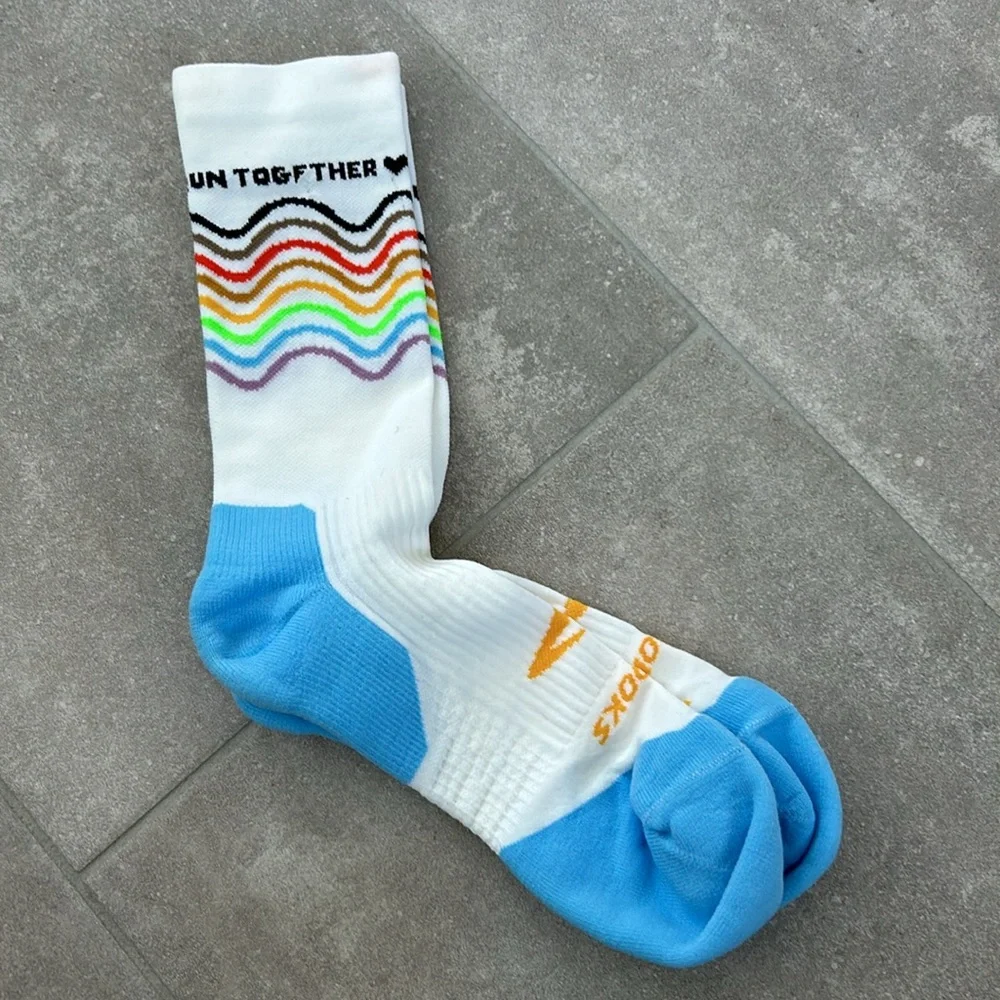 Brooks NEW High Cushion Ghost sock crew🔥 no offer item🔥